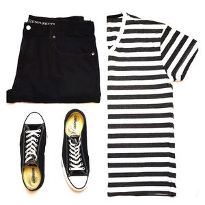 Striped V-neck tee